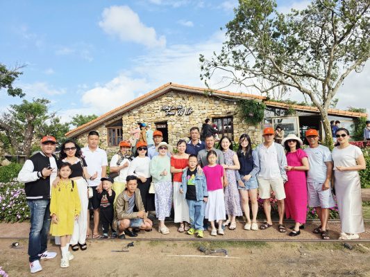 Mùa hồng chín Đà Lạt vào tháng mấy? Top 5 vườn hồng nên trải nghiệm 10 1785560765035 2066713603779875387 2102604069277749432 d8adda2ce13eb13e23b160a9c18010d0