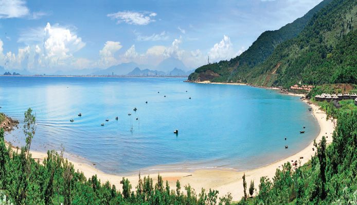 40 Địa điểm du lịch hấp dẫn ở Đà Nẵng không thể bỏ qua. 26 85697 bai bien non nuoc da nang