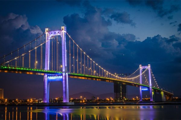 40 Địa điểm du lịch hấp dẫn ở Đà Nẵng không thể bỏ qua. 30 cau thuan phuoc lung linh ve dem 1f88000d3f