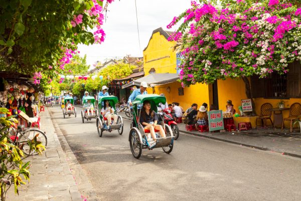 Phố cổ Hội An - Đà Nẵng: Lịch trình chi tiết tất tần tật dành cho du khách 24 khach du lich tai pho co hoi an