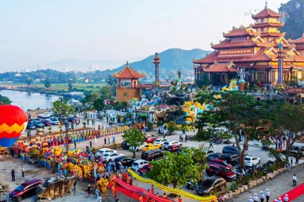 Tổng quan về danh thắng Ngũ Hành Sơn - Đà Nẵng 21 le hoi quan the am ngu hanh son 1