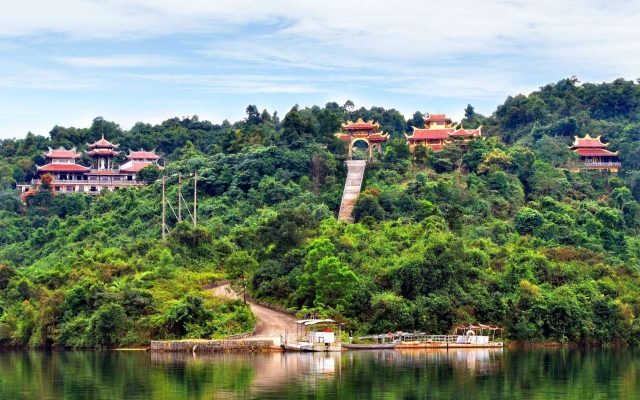 Tổng hợp các địa điểm Tham quan - Check in thơ mộng tại Đà Lạt 7 thien vien truc lam da lat a